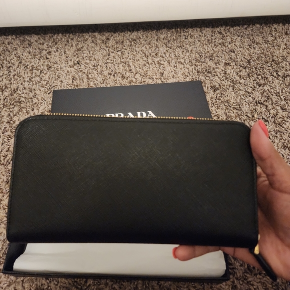 Prada Saffiano Lux Zipper Wallet - Picture 3 of 7